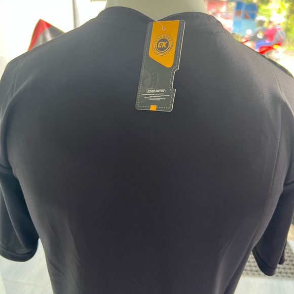 T-Shirt - Picture 9 of 12